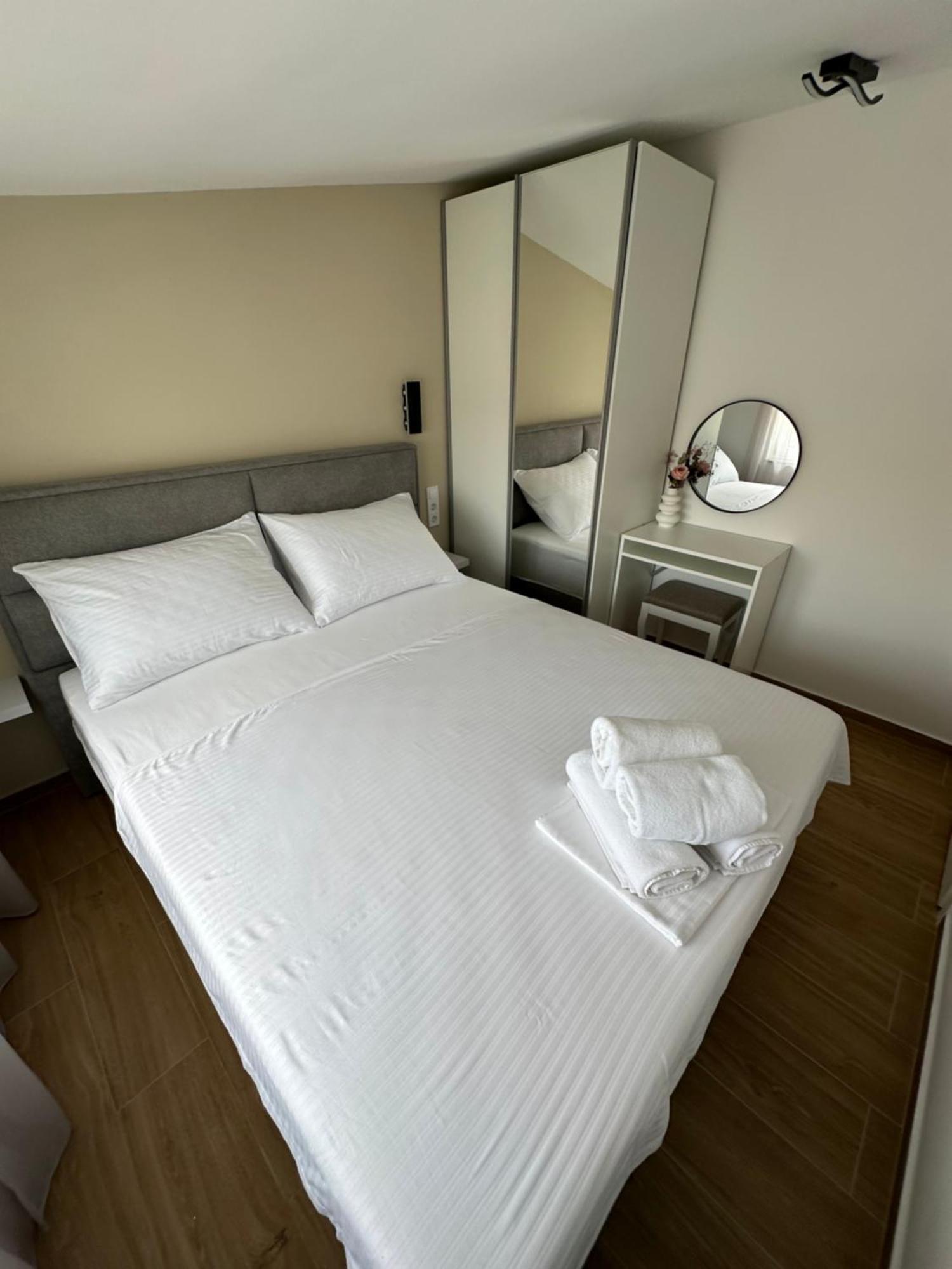Apartment M&l